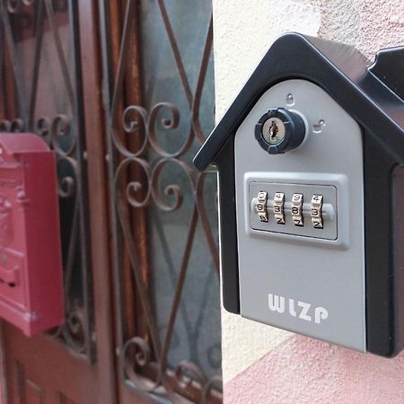 Centro Storico CagliariCasa Tipica Sarda Apartment Luaran gambar
